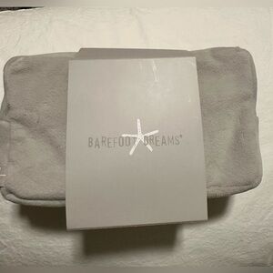 Barefoot Dreams- Eye Mask/Sock Set in Silver